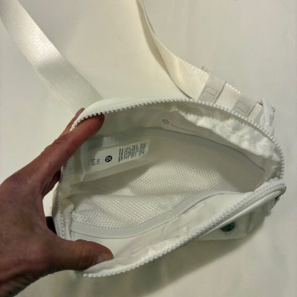 Lululemon Belt Bag White with Alabama Logo - NEW - Picture 6 of 6